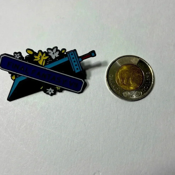 Final Fantasy VII - Buster Sword Pin 🌼💐🌷🌺 - Picture 3 of 5